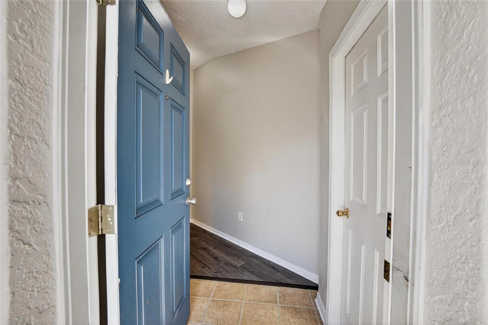 Image 5 of 61 For 4404 Country Hills Boulevard