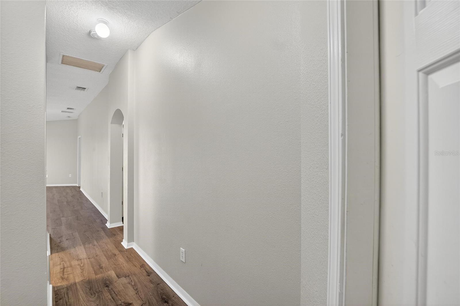 Image 6 of 61 For 4404 Country Hills Boulevard