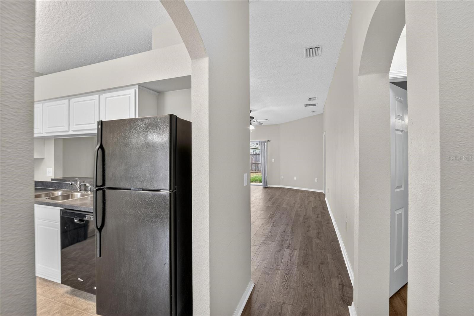 Image 7 of 61 For 4404 Country Hills Boulevard