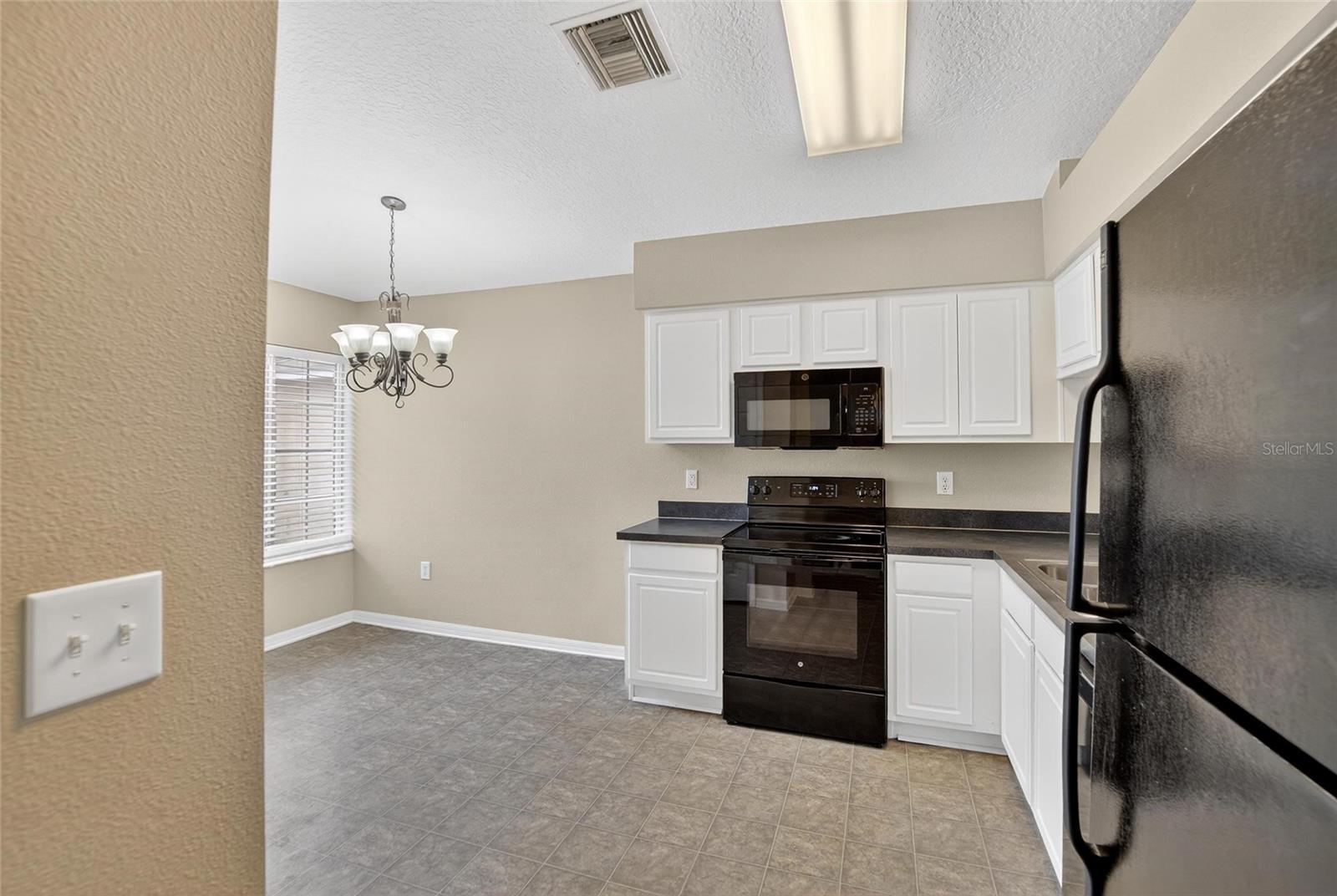 Image 8 of 61 For 4404 Country Hills Boulevard