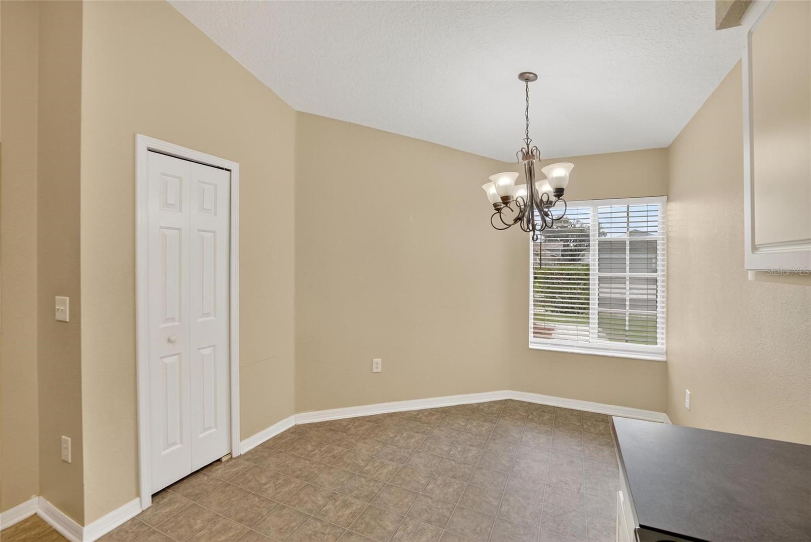 Image 9 of 61 For 4404 Country Hills Boulevard
