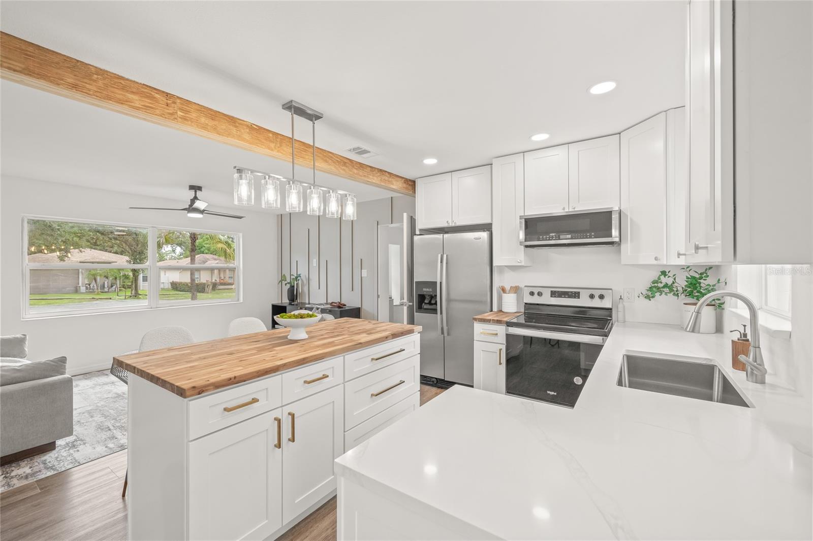 Listing photo id 11 for 8719 Temple Avenue