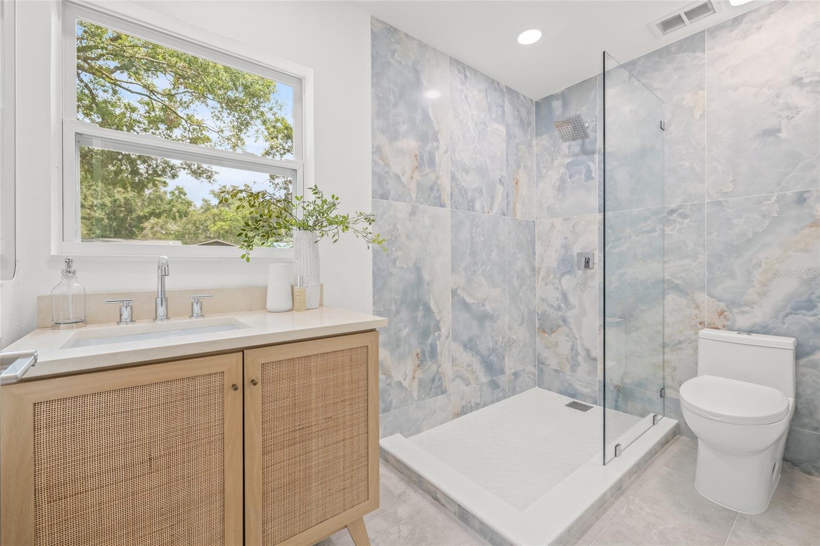 Listing photo id 17 for 8719 Temple Avenue