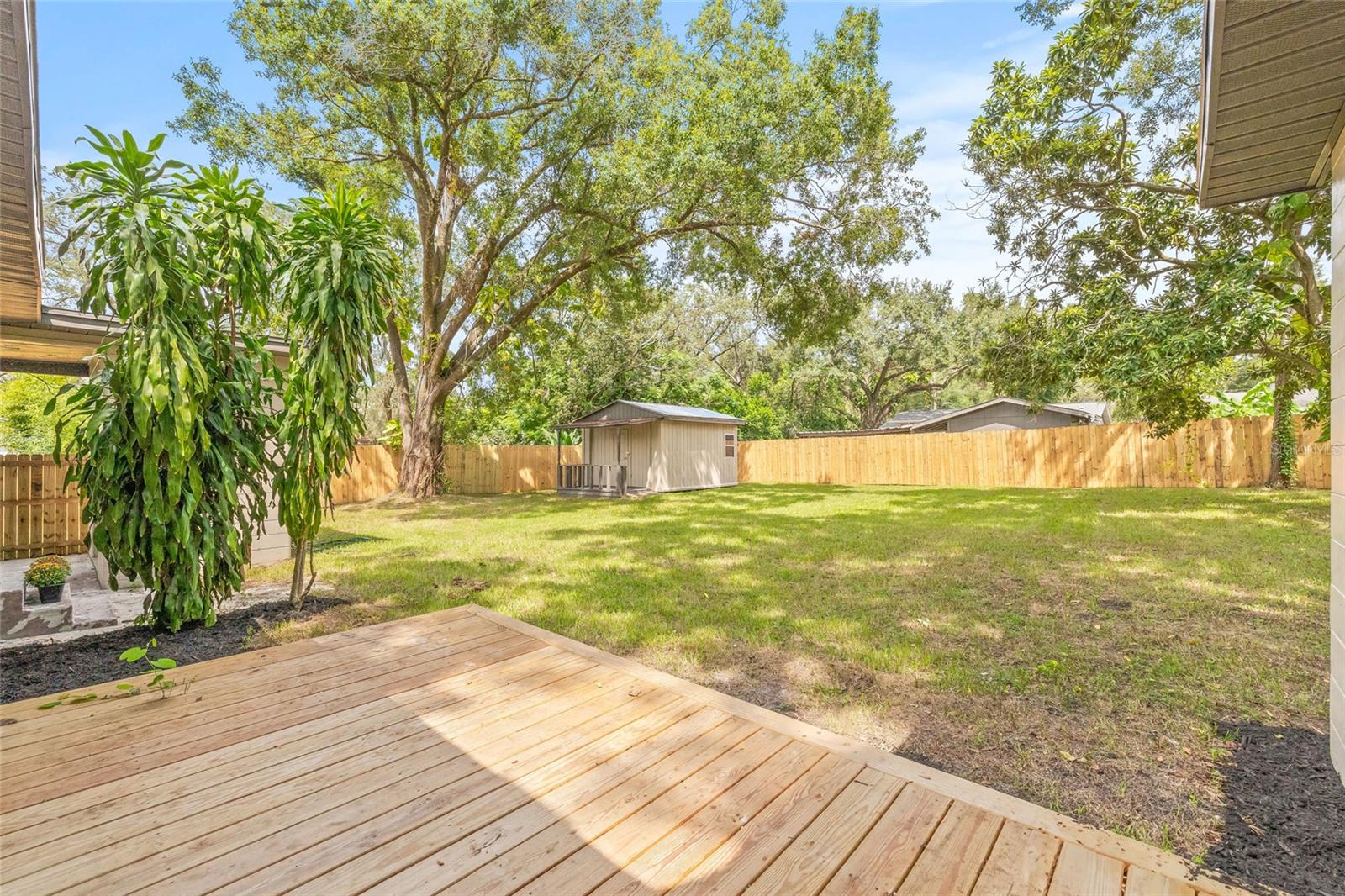Listing photo id 27 for 8719 Temple Avenue