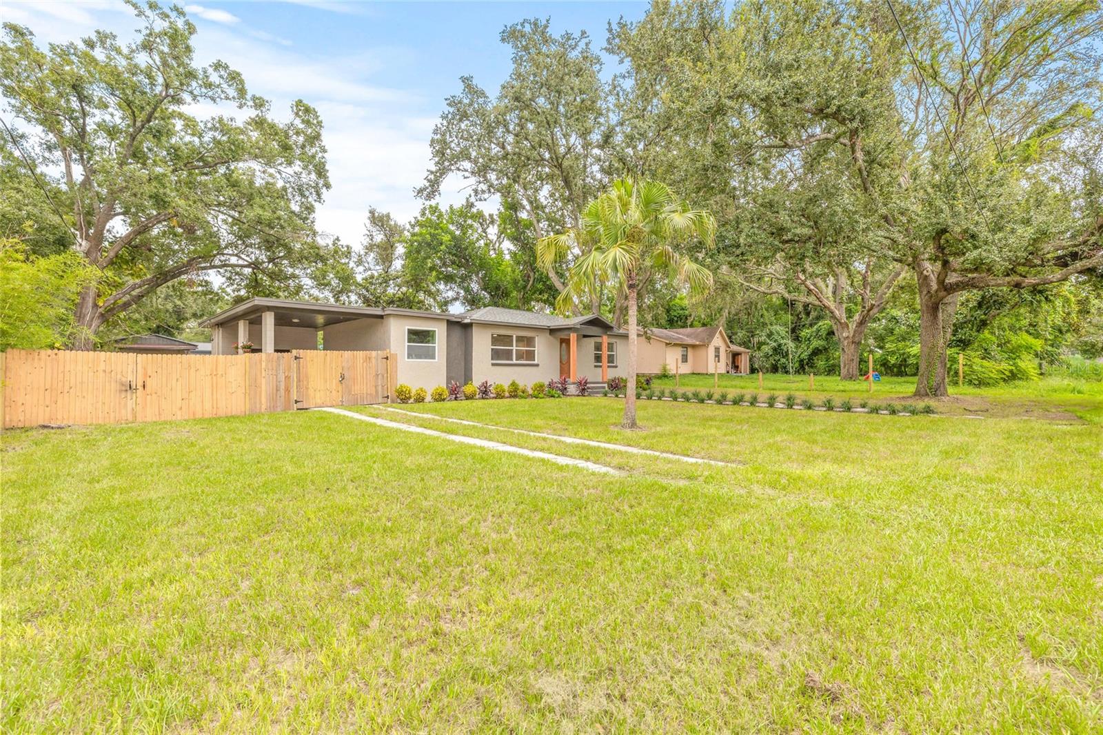 Listing photo id 36 for 8719 Temple Avenue
