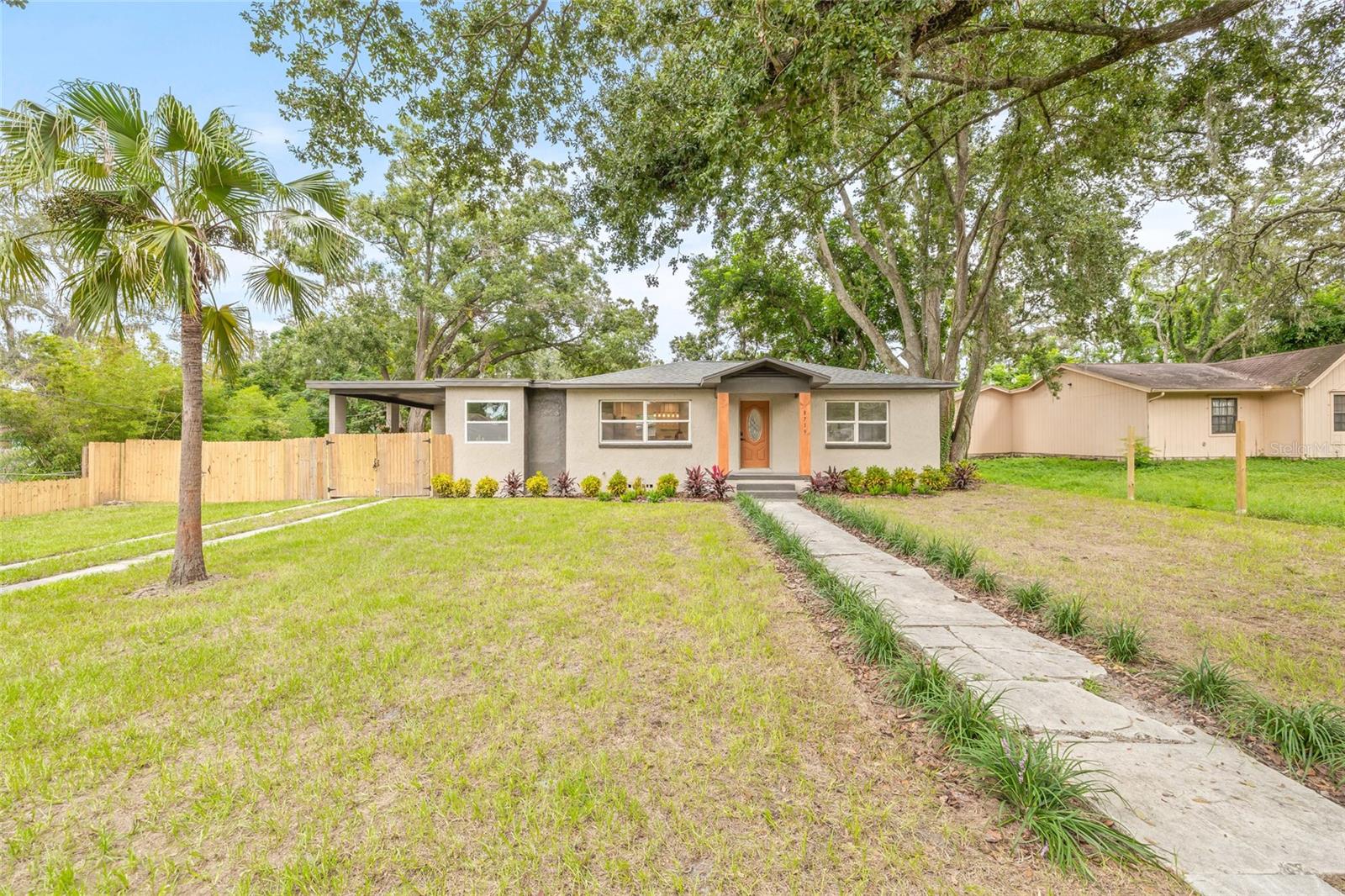 Listing photo id 38 for 8719 Temple Avenue
