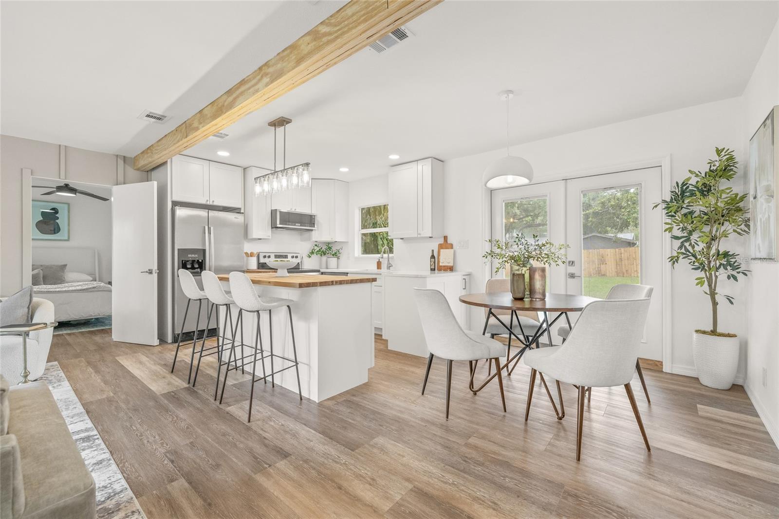 Listing photo id 4 for 8719 Temple Avenue