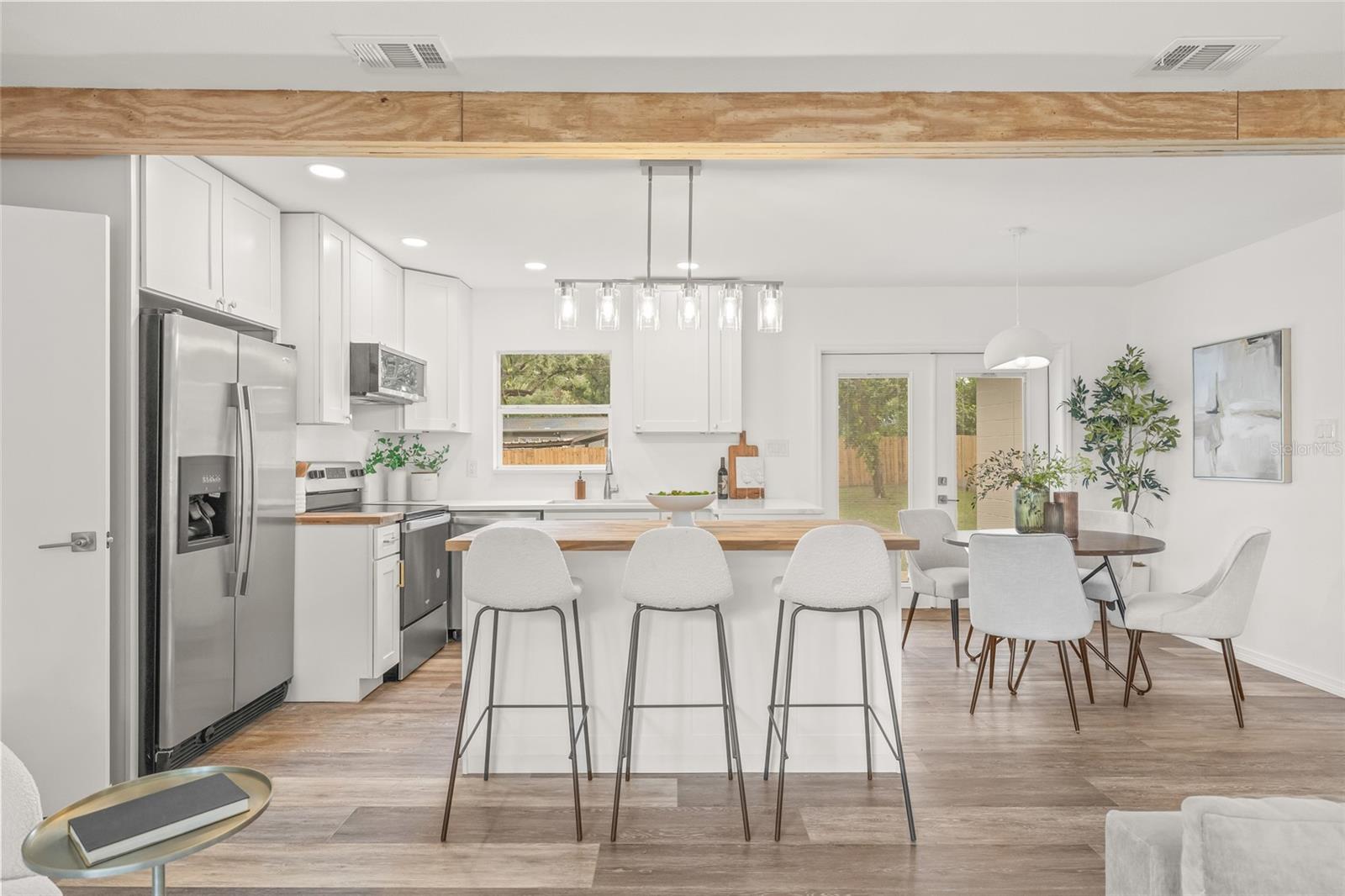 Listing photo id 7 for 8719 Temple Avenue