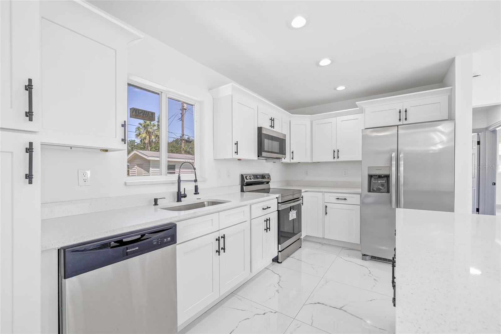 Image 10 of 34 For 1252 San Remo Avenue
