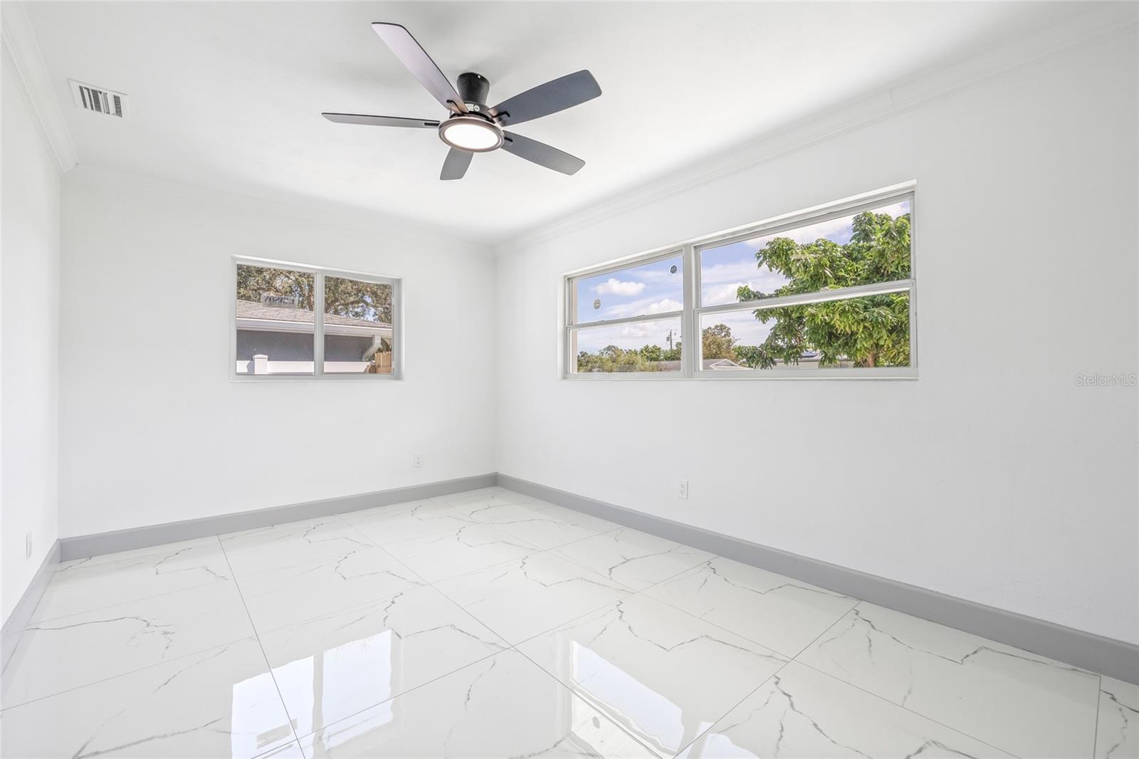 Image 14 of 34 For 1252 San Remo Avenue