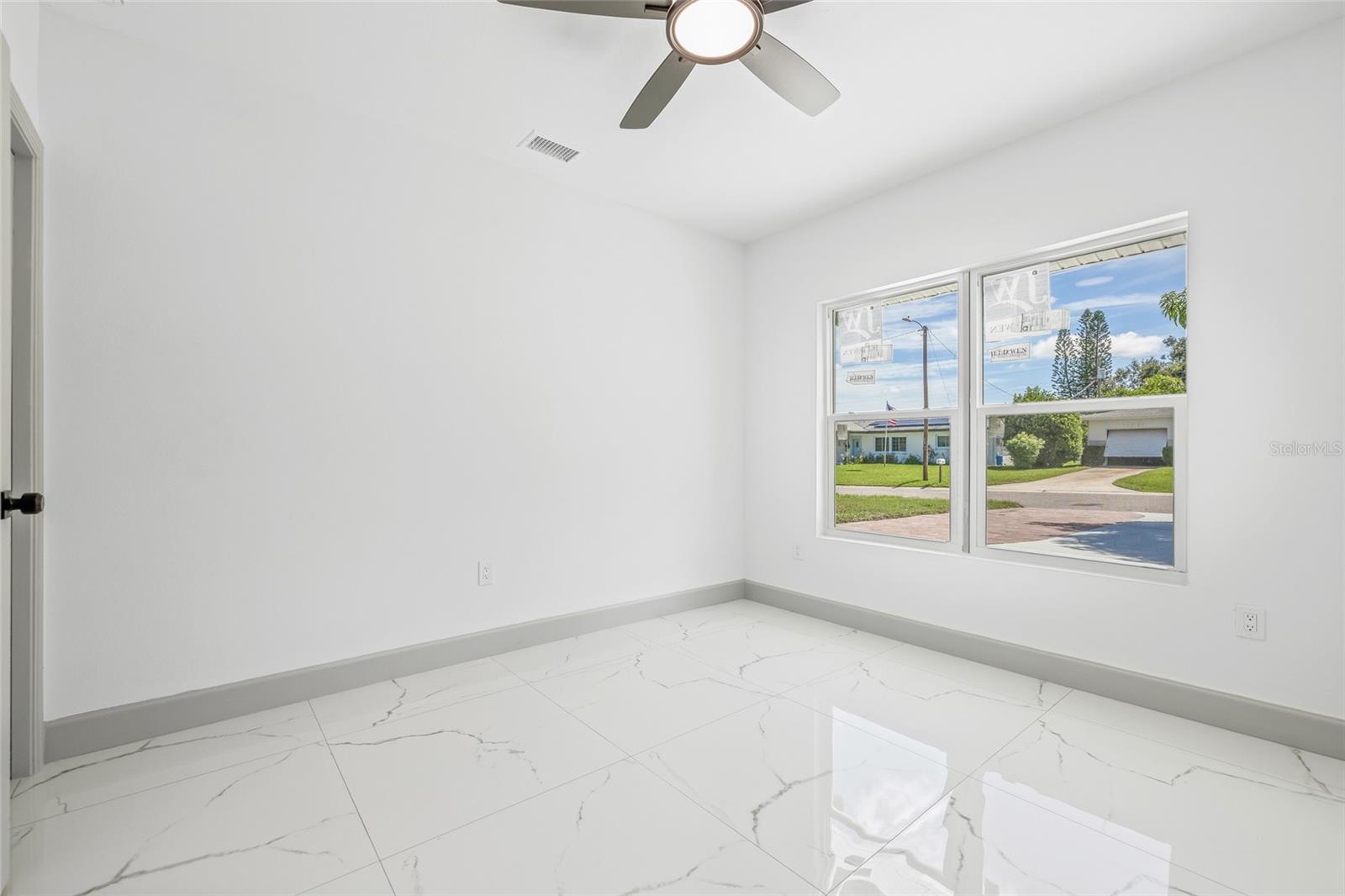 Image 20 of 34 For 1252 San Remo Avenue