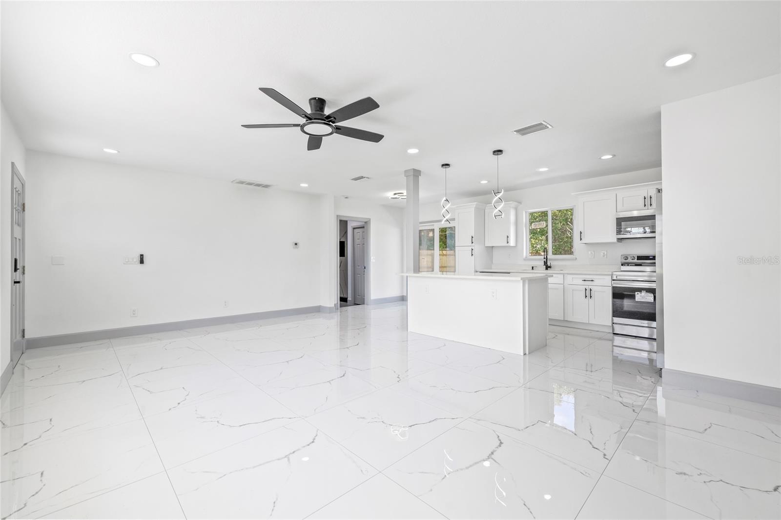 Image 4 of 34 For 1252 San Remo Avenue
