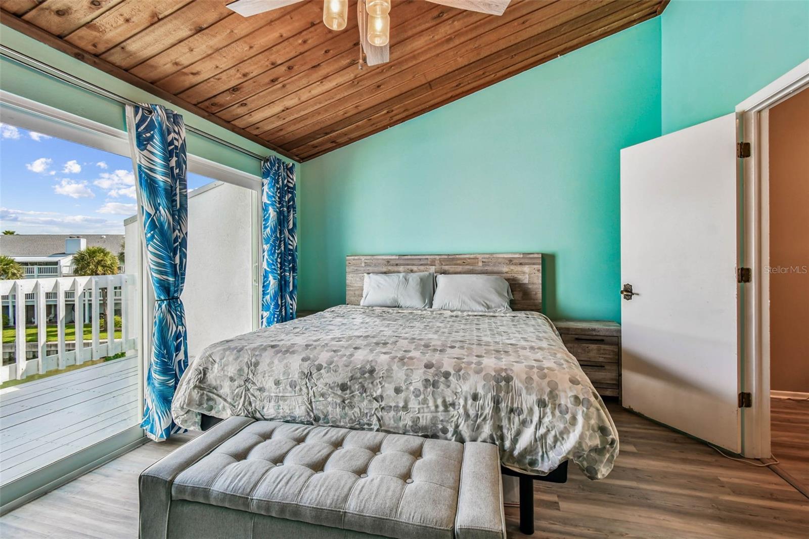 Image 18 of 51 For 12134 Capri Cir S  803