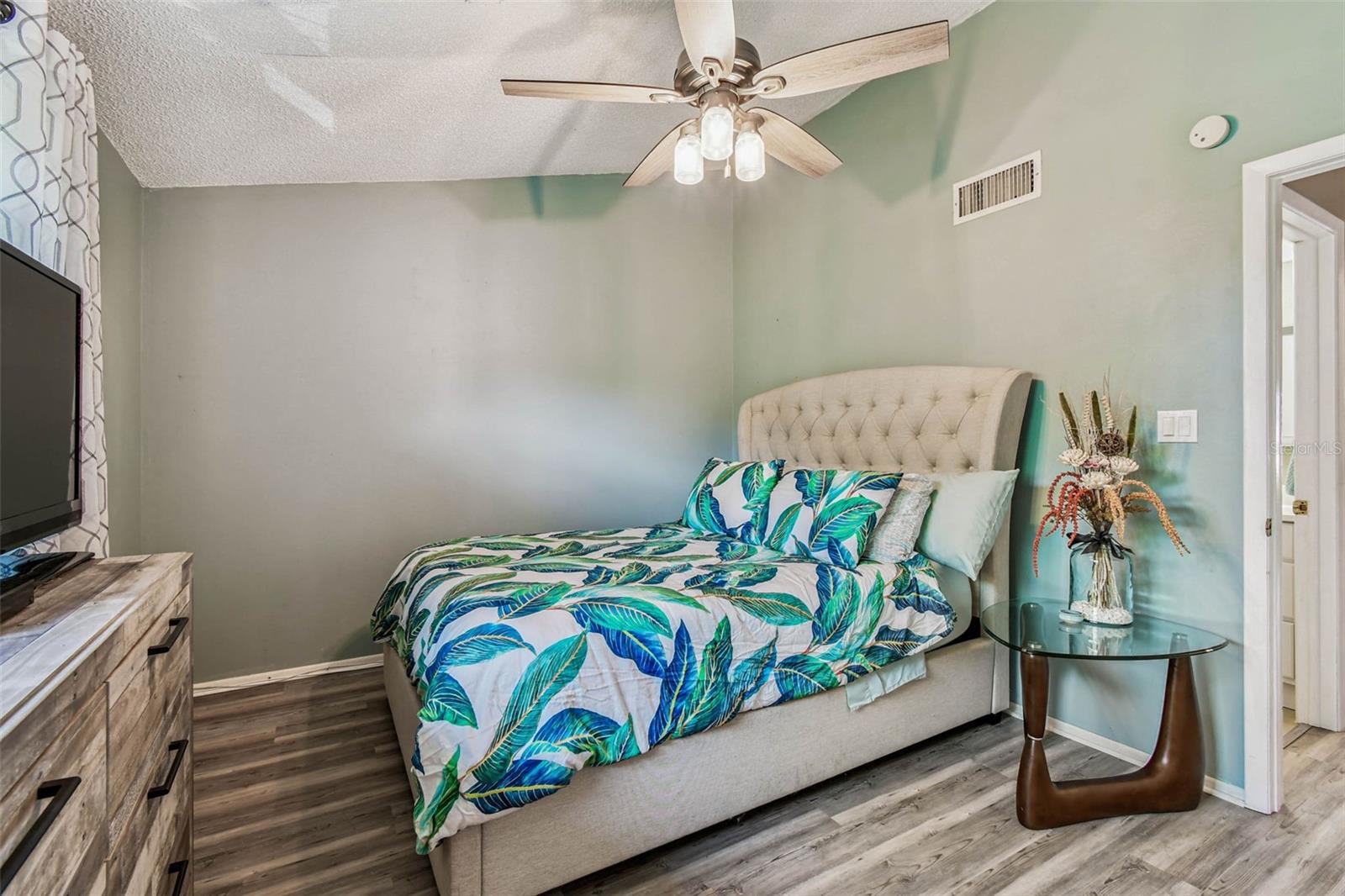 Image 25 of 51 For 12134 Capri Cir S  803