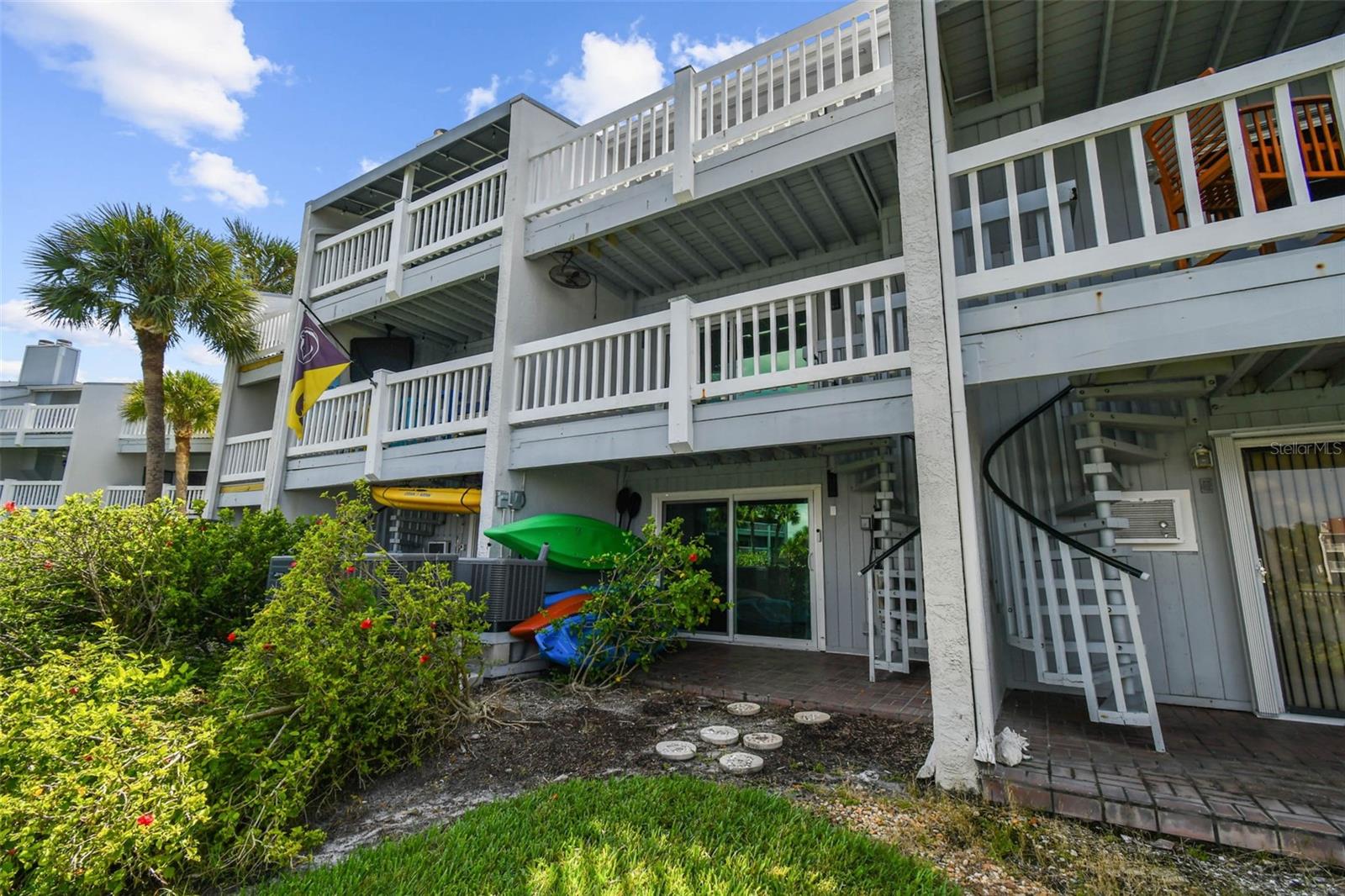 Image 31 of 51 For 12134 Capri Cir S  803