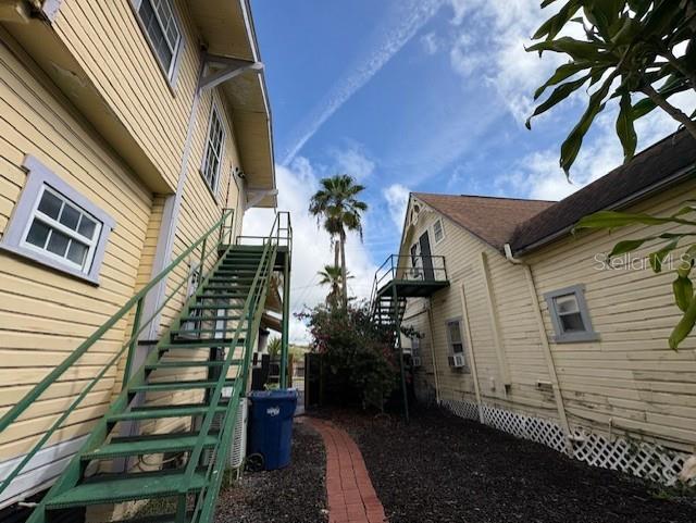 Listing photo id 0 for 801 Palm Avenue 2