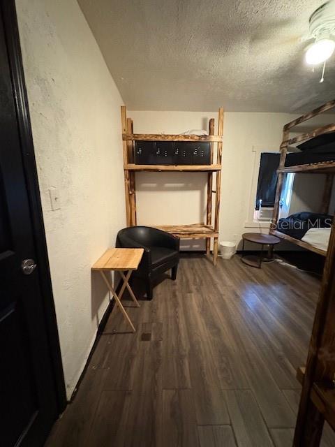 Listing photo id 19 for 801 Palm Avenue 2