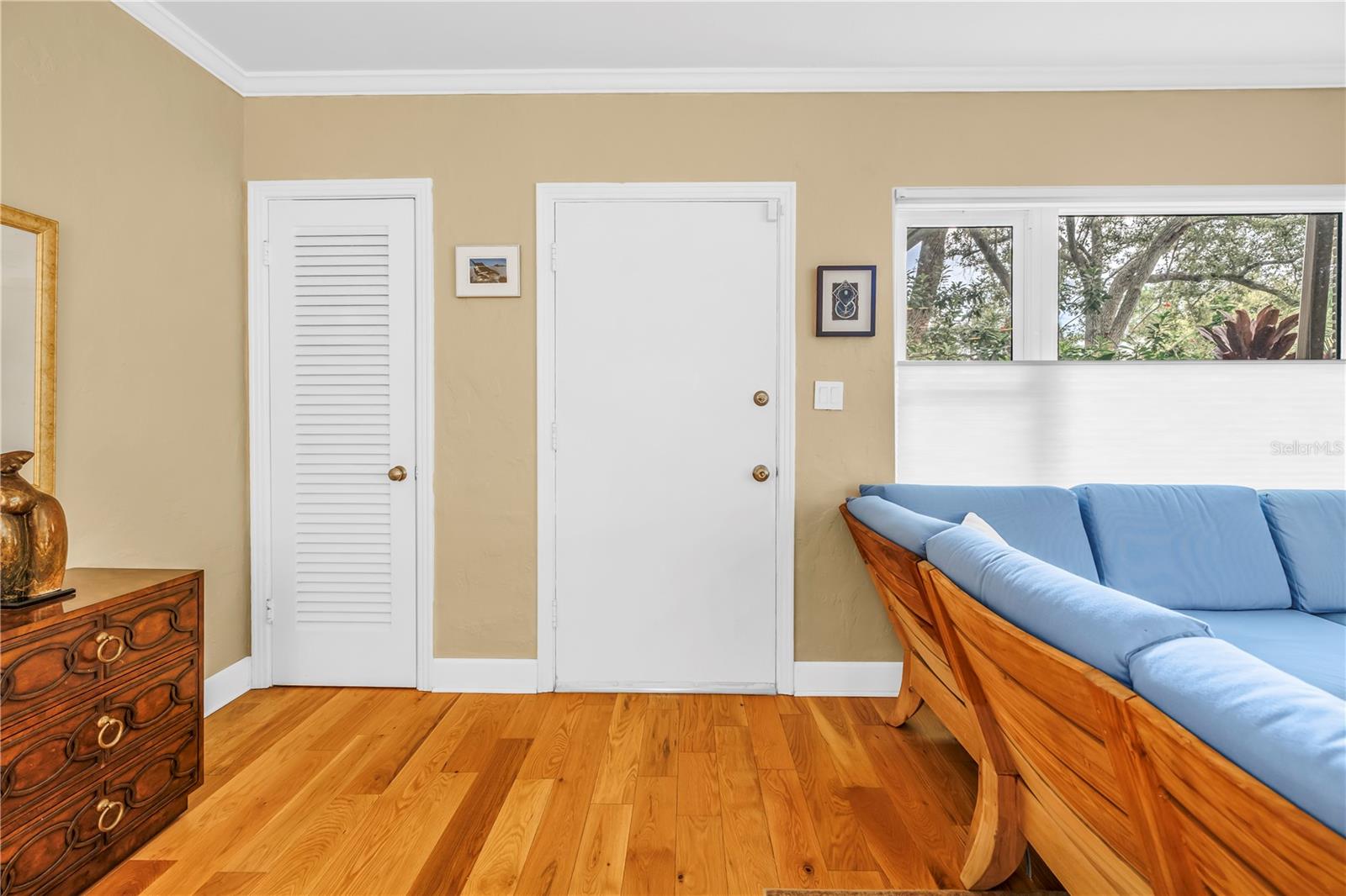 Image 10 of 61 For 256 19th Avenue Ne