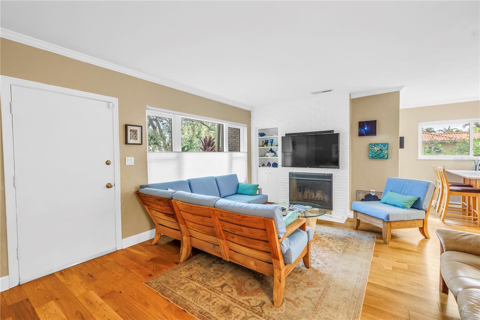 Image 11 of 61 For 256 19th Avenue Ne