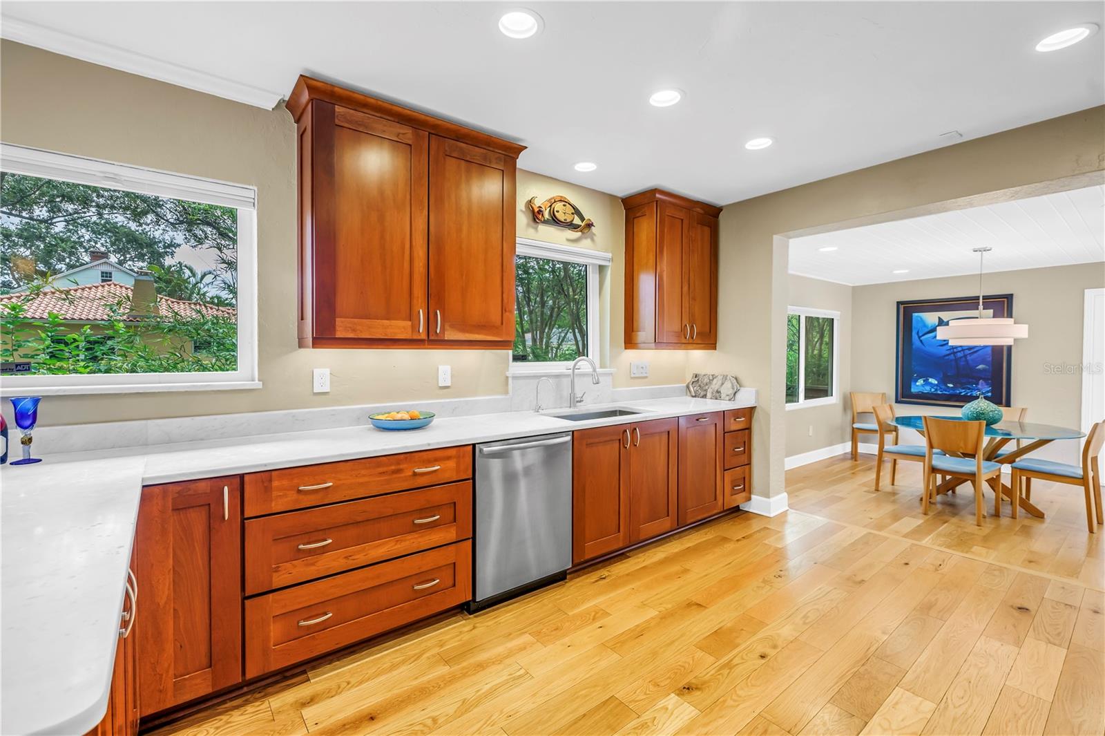 Image 14 of 61 For 256 19th Avenue Ne