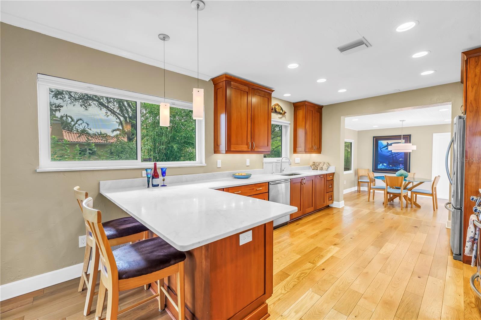 Image 15 of 61 For 256 19th Avenue Ne