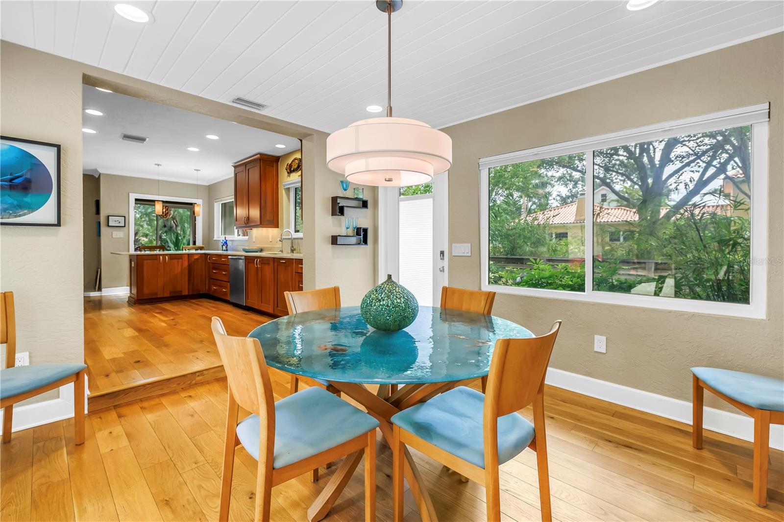 Image 18 of 61 For 256 19th Avenue Ne