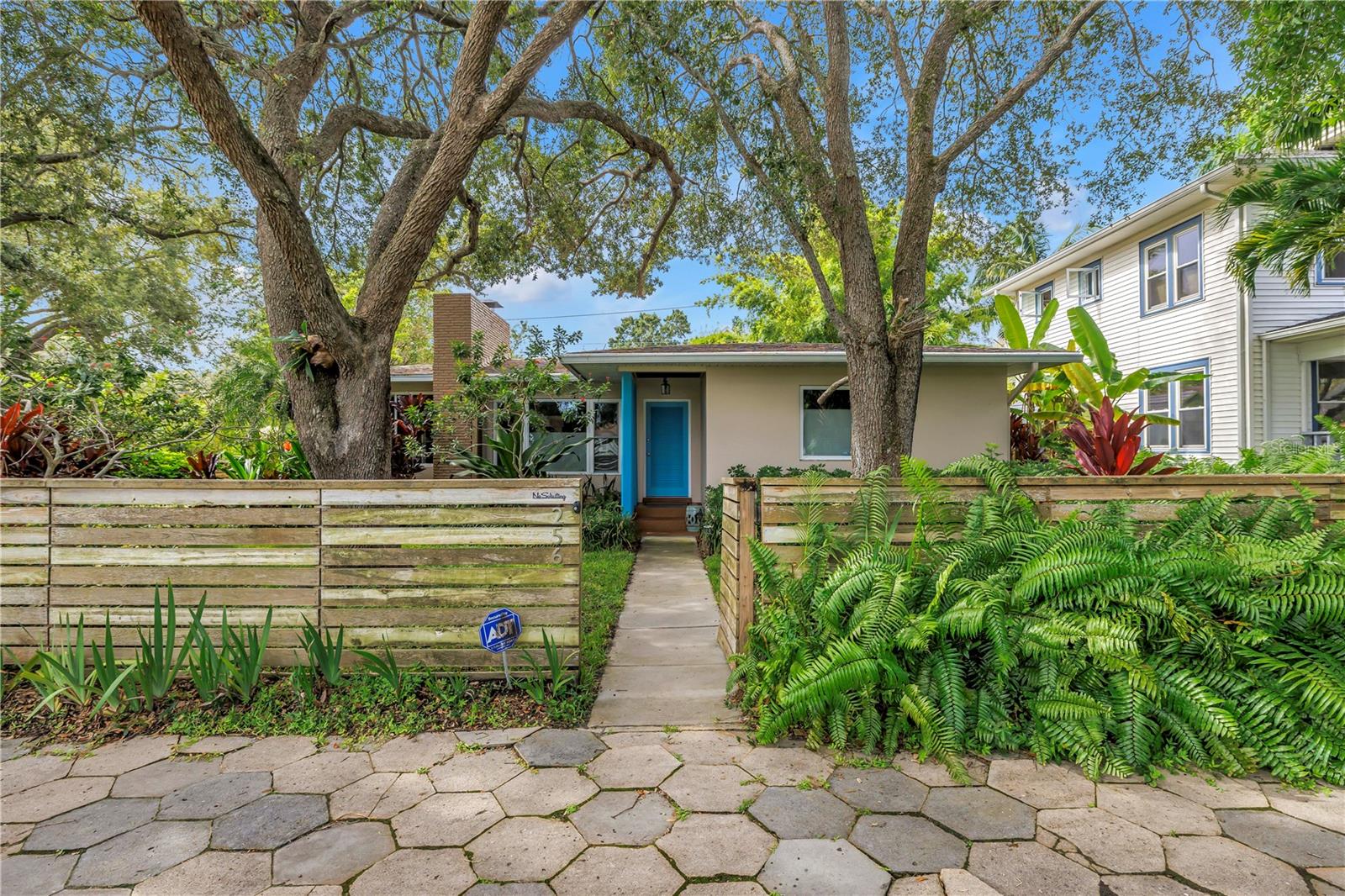 Image 2 of 61 For 256 19th Avenue Ne