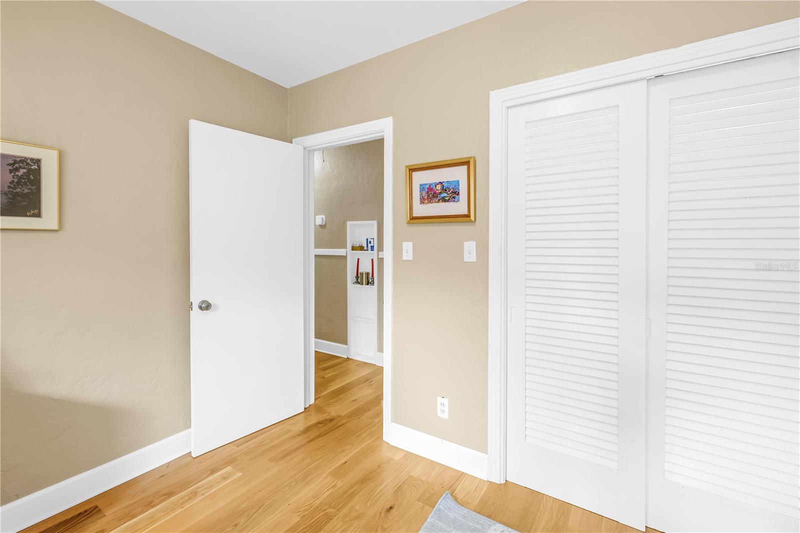Image 24 of 61 For 256 19th Avenue Ne