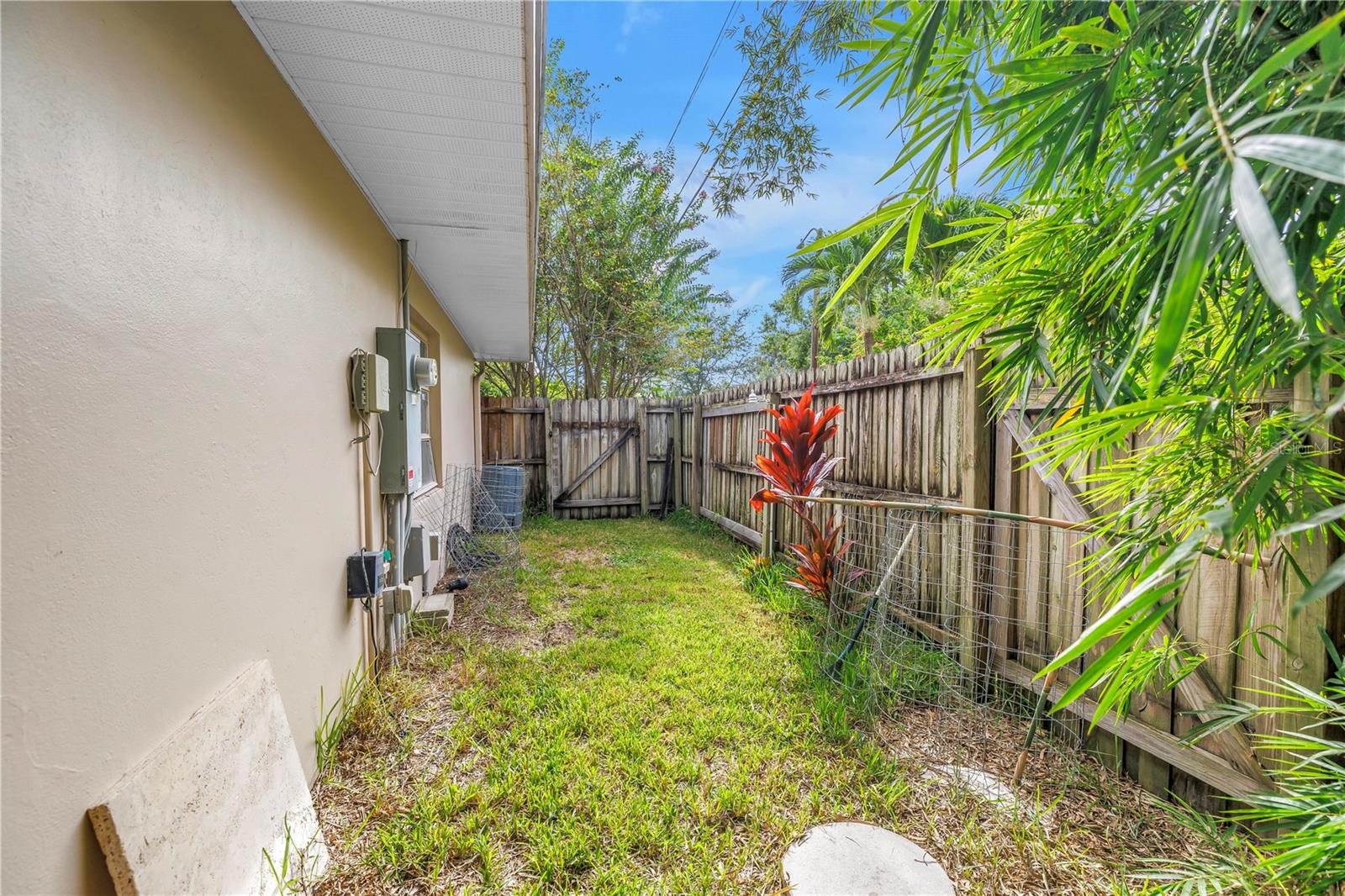 Image 37 of 61 For 256 19th Avenue Ne