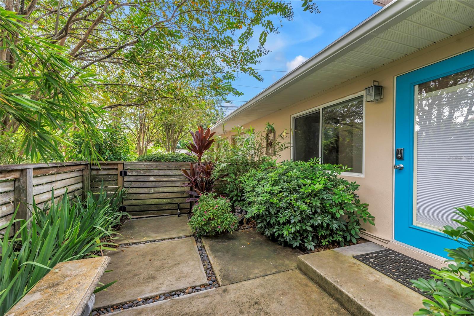 Image 38 of 61 For 256 19th Avenue Ne