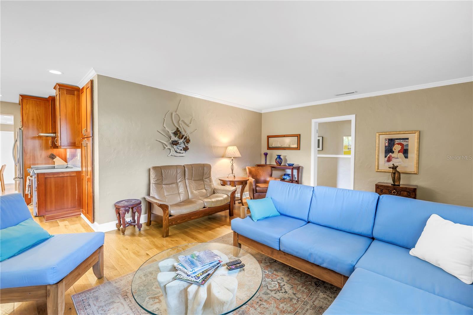 Image 8 of 61 For 256 19th Avenue Ne