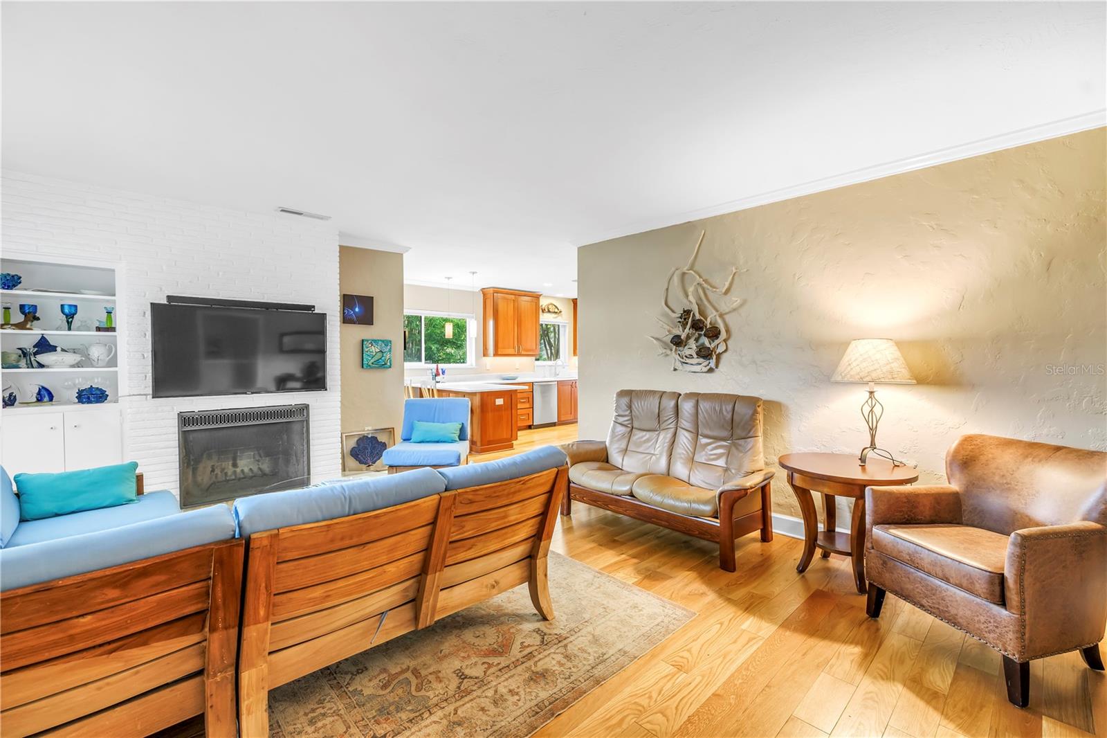 Image 9 of 61 For 256 19th Avenue Ne