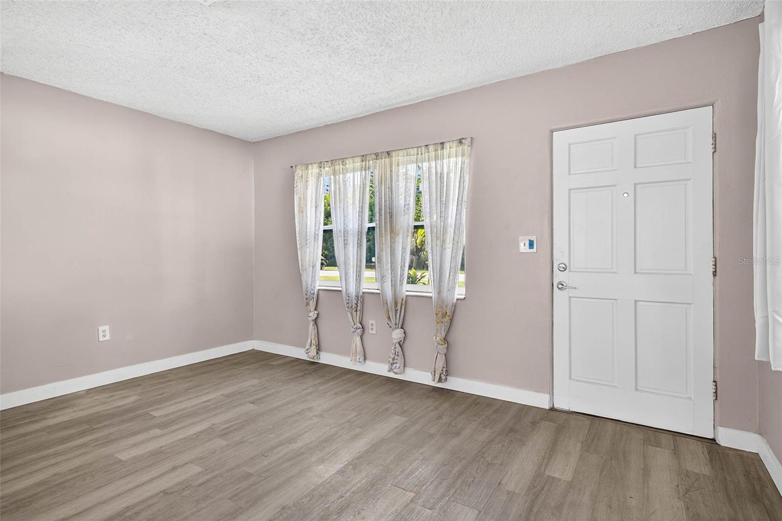 Image 23 of 39 For 2229 Casa Vista Drive