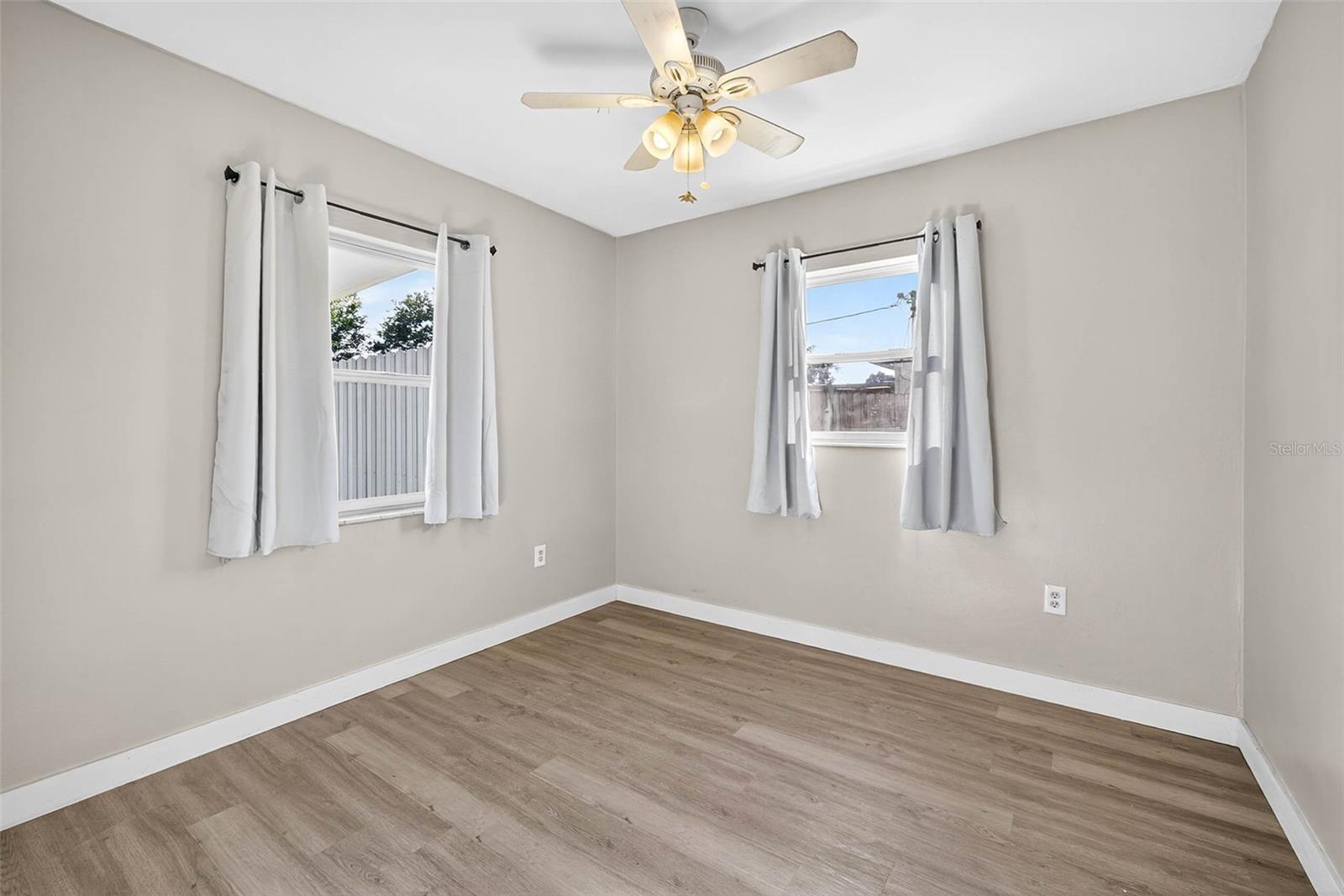Image 26 of 39 For 2229 Casa Vista Drive
