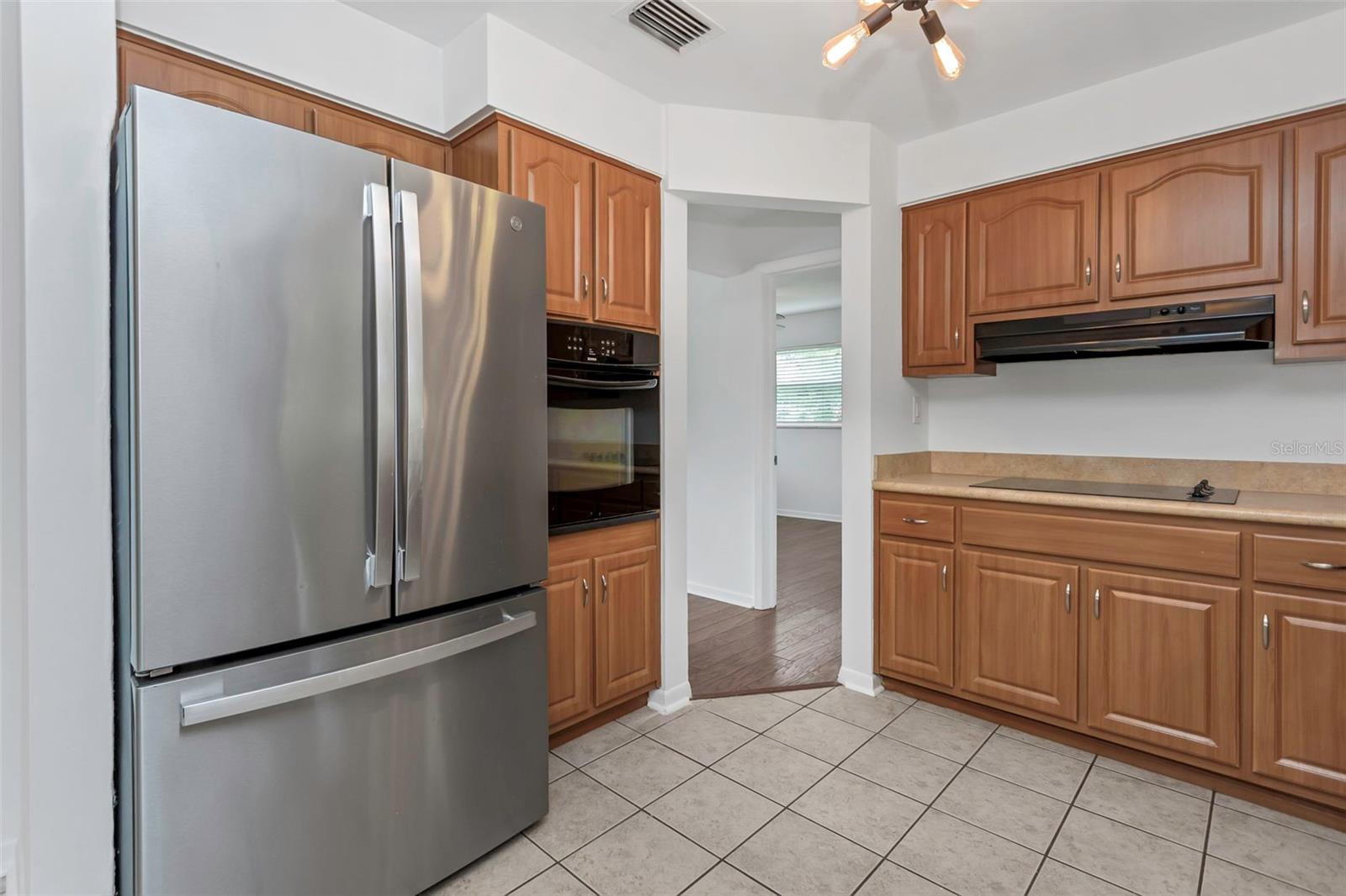 Image 12 of 47 For 1413 Hillcrest Avenue