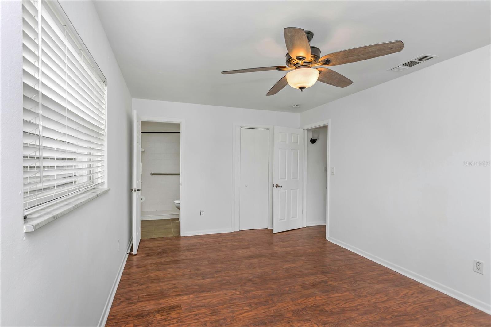 Image 19 of 47 For 1413 Hillcrest Avenue