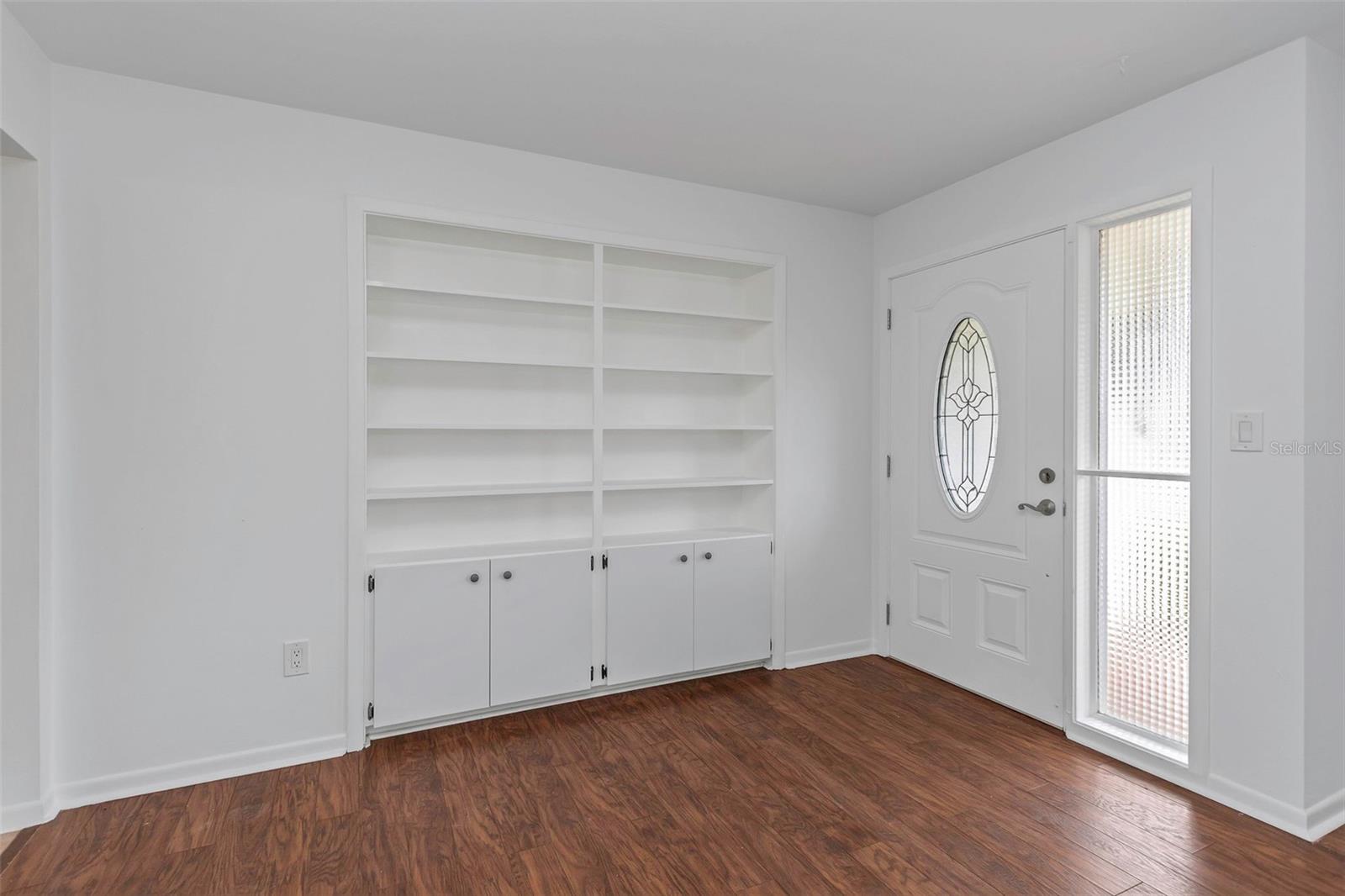 Image 4 of 47 For 1413 Hillcrest Avenue
