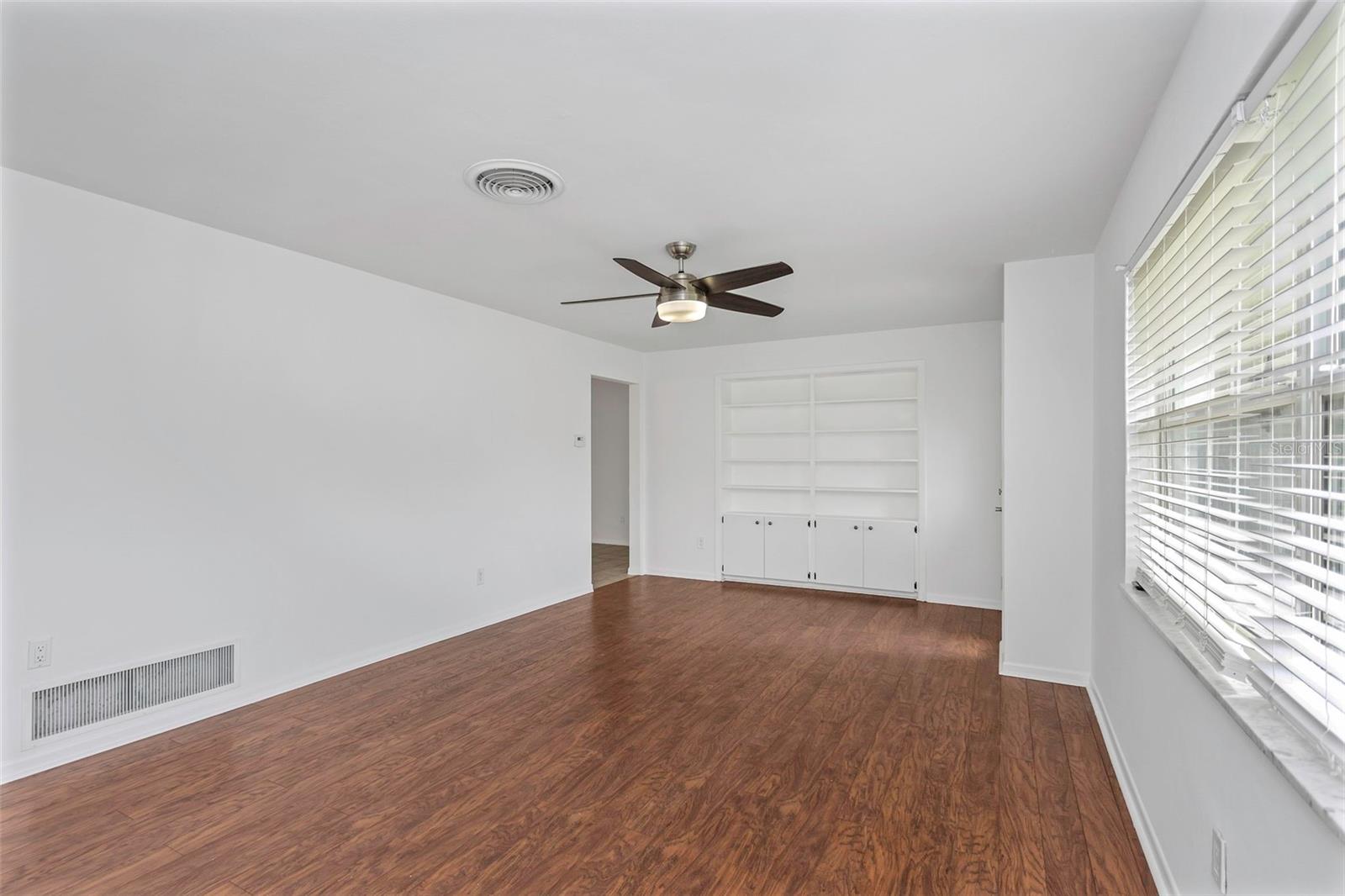 Image 6 of 47 For 1413 Hillcrest Avenue