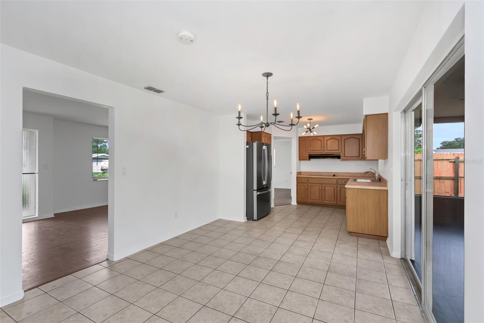 Image 8 of 47 For 1413 Hillcrest Avenue