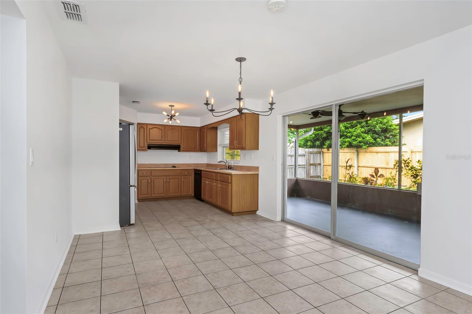 Image 9 of 47 For 1413 Hillcrest Avenue