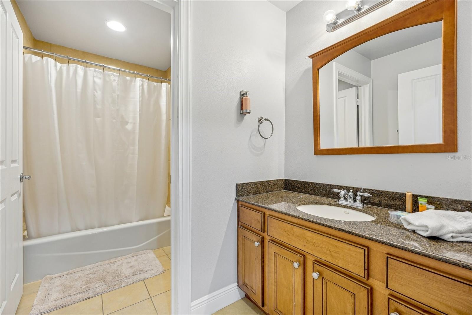 Image 15 of 36 For 1598 Heritage Crossing Court 201