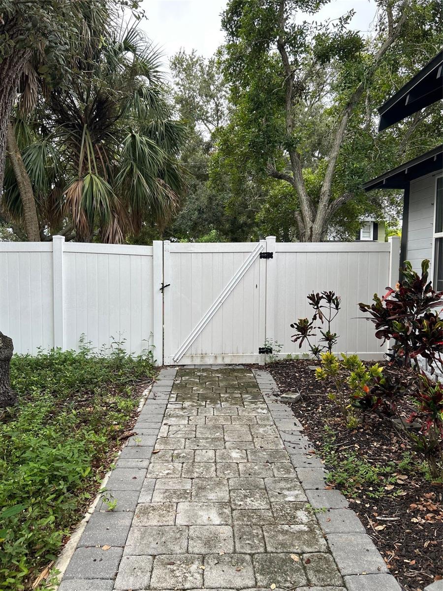 Image 40 of 50 For 313 23rd Avenue N