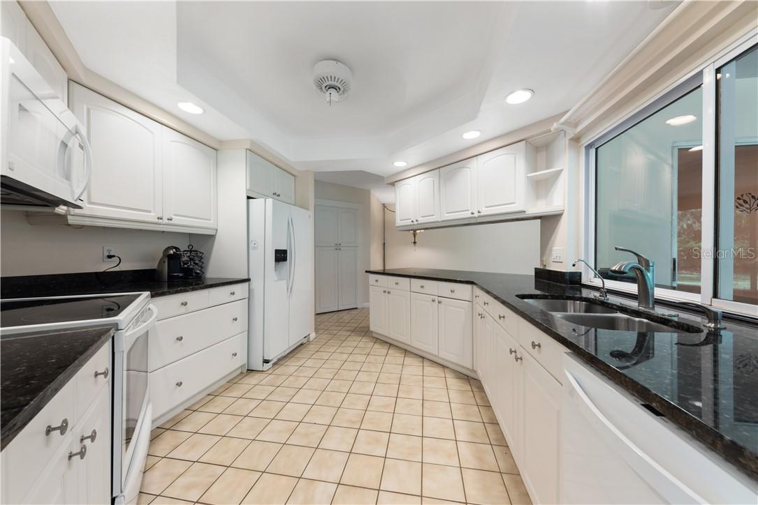 Image 10 of 40 For 14041 82 Avenue N