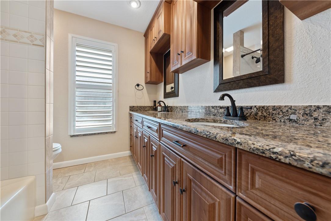 Image 19 of 40 For 14041 82 Avenue N