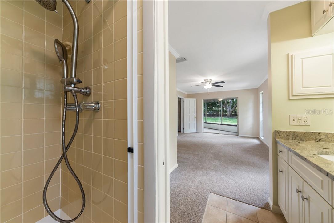 Image 31 of 40 For 14041 82 Avenue N