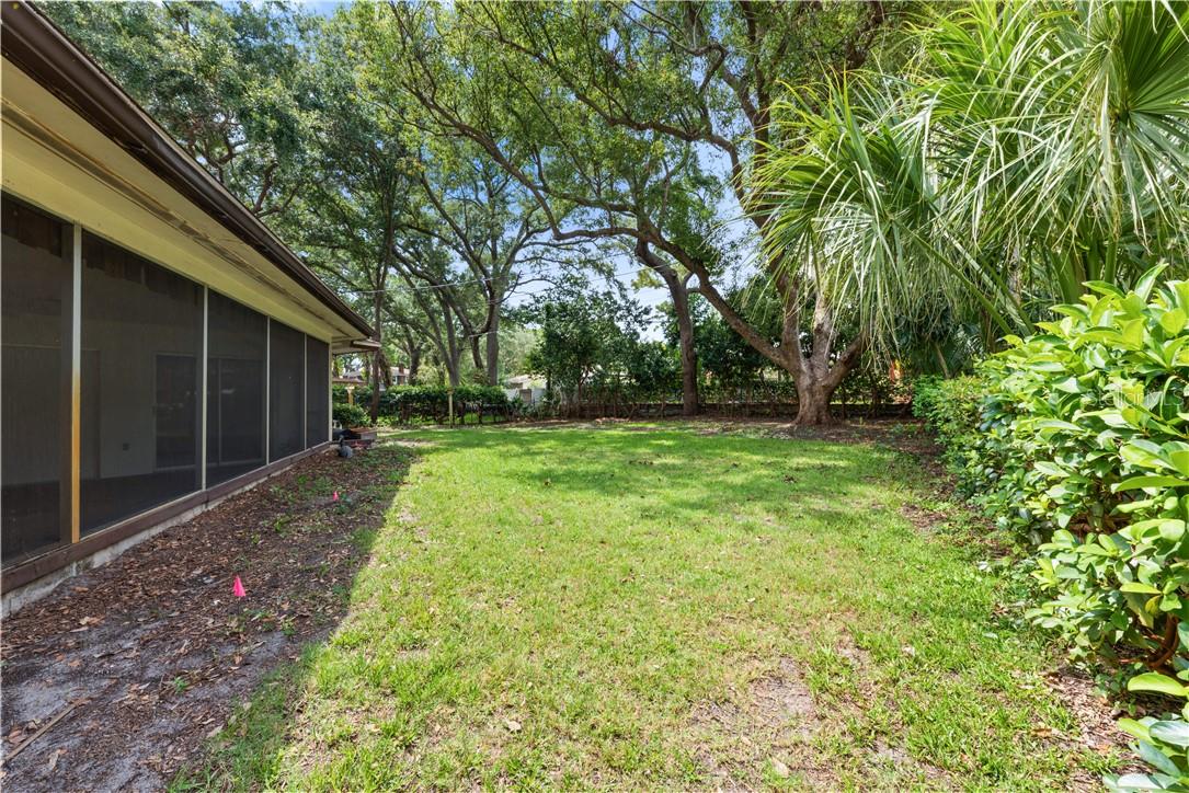 Image 37 of 40 For 14041 82 Avenue N