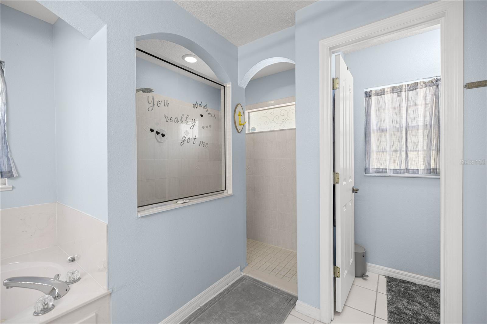 Listing photo id 14 for 2478 Angola Drive