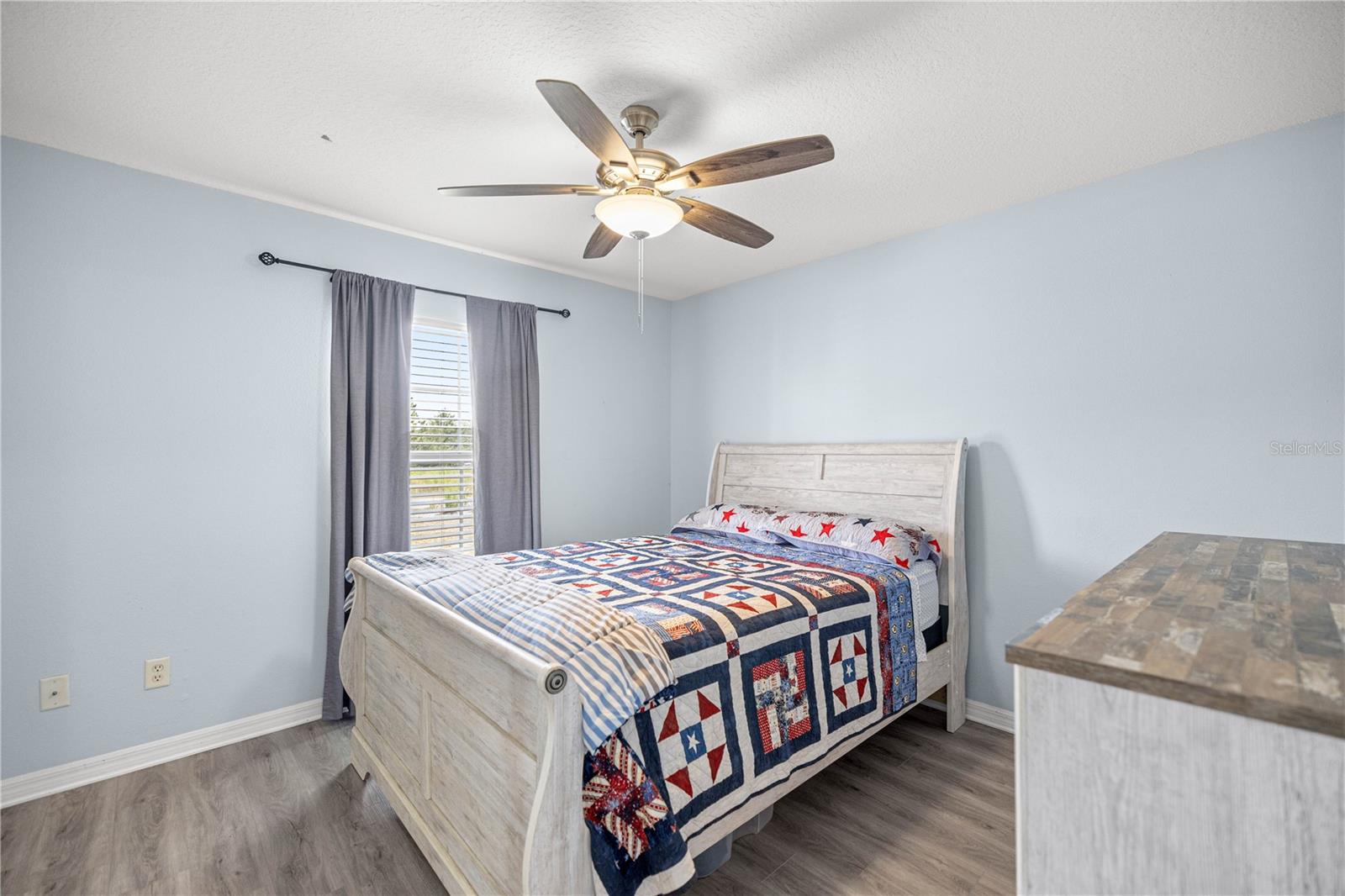 Listing photo id 19 for 2478 Angola Drive
