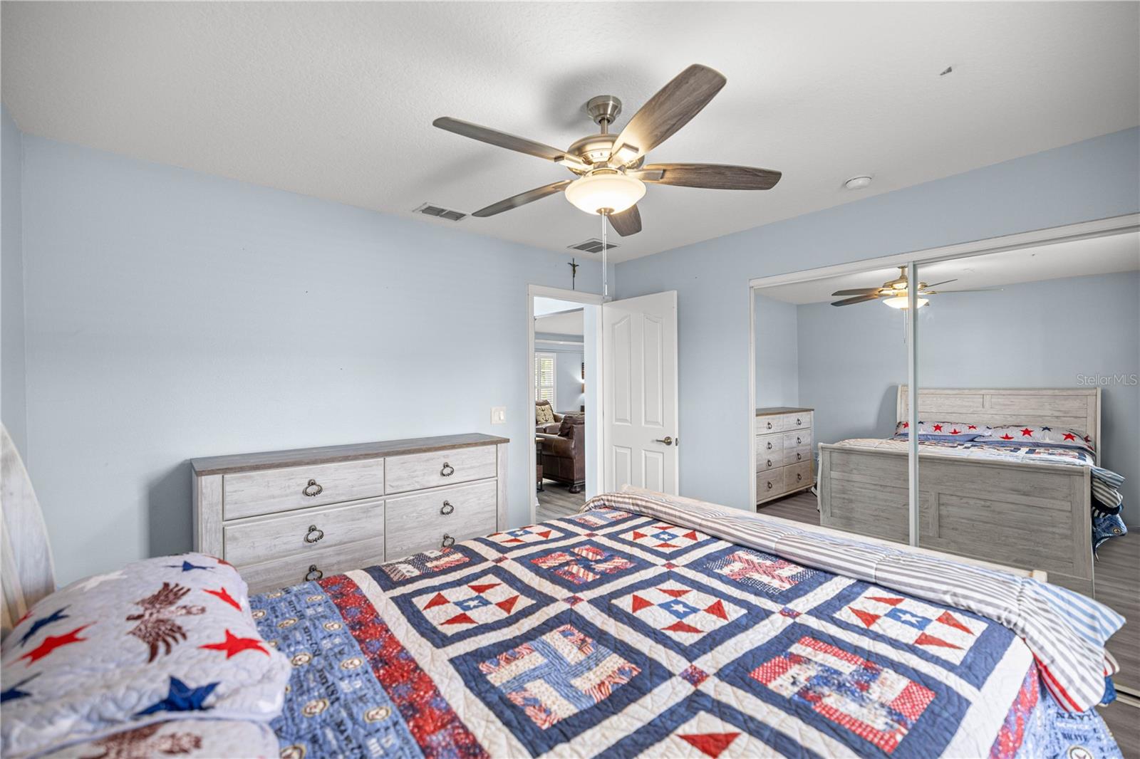 Listing photo id 20 for 2478 Angola Drive