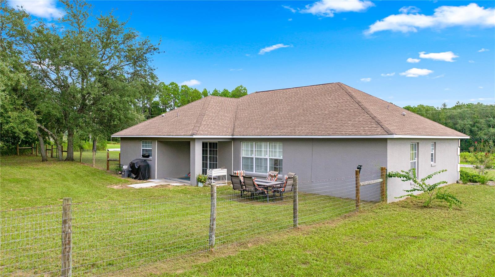 Listing photo id 24 for 2478 Angola Drive
